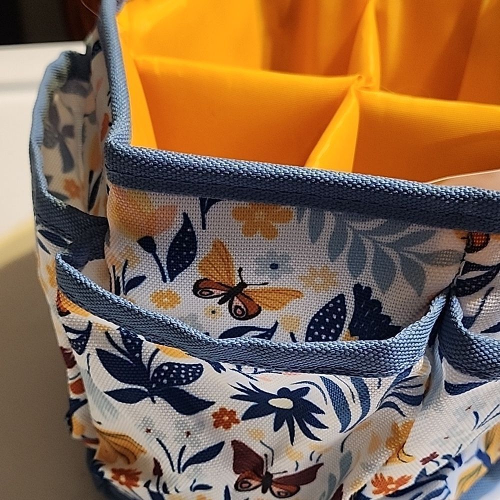 Singer Sewing Basket - Picture 4 of 7